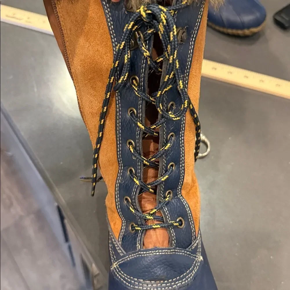 Sporto Navy and Tan Winter Boots with suede and faux fur